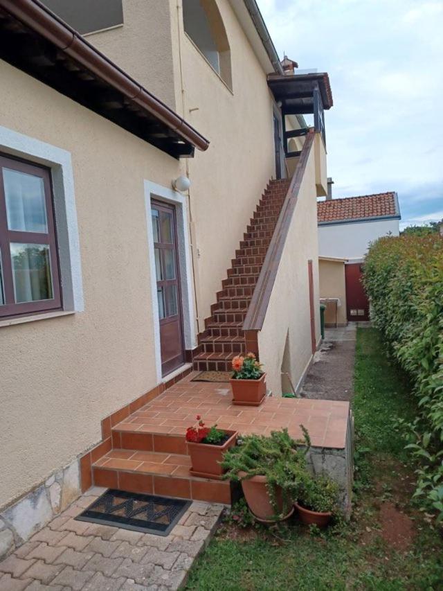 Apartmani Rina Kadumi 외부 사진